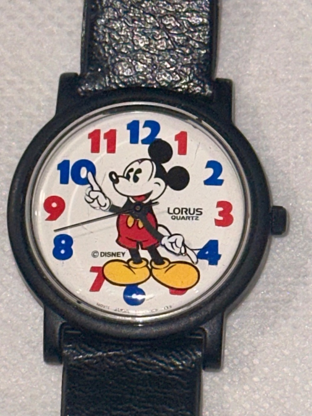 Vintage Lorus MICKEY MOUSE Women's WATCH 31mm Black Red Blue Easy to See Numbers